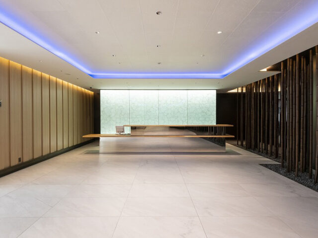 Illuminated Glass Laminated Washi for Office Reception Area